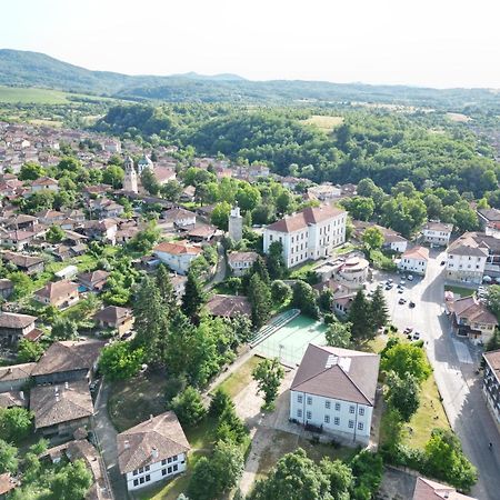 Модерен Апартамент В Гр Елена Exterior foto